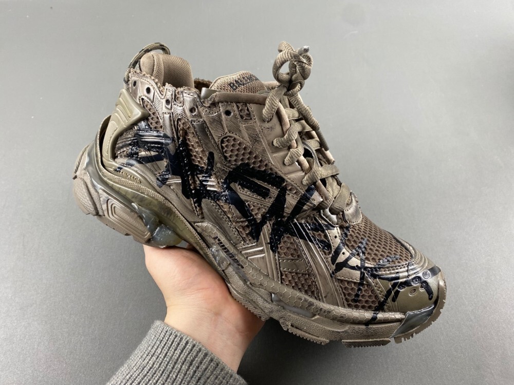 7.5Balenciaga
