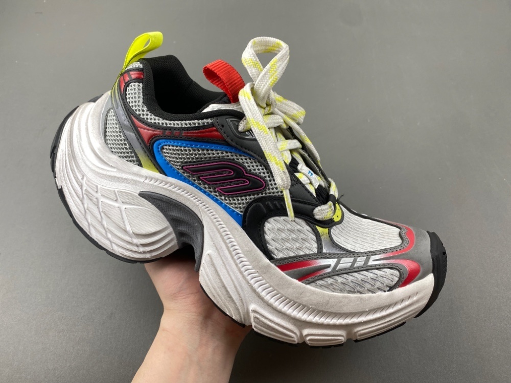 12 Balenciaga 911