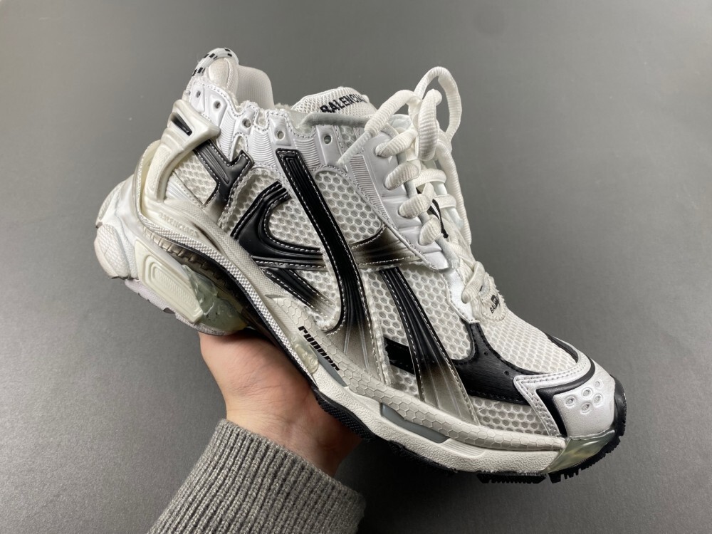 7.5Balenciaga