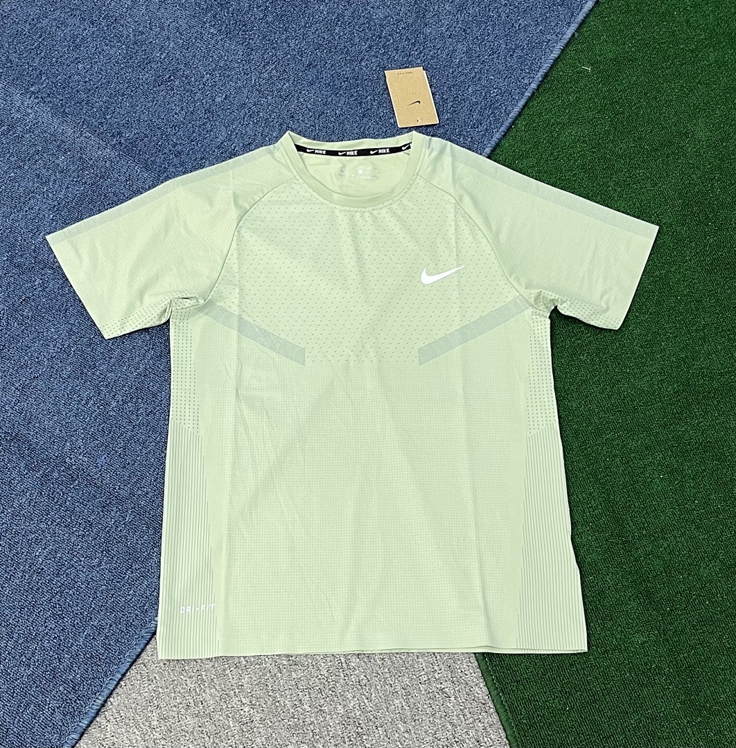 Activewear Graphic Tee V187